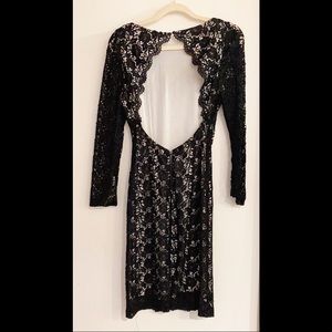 Alice + Olivia Keyhole Rosette Lace Coctail